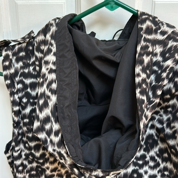 Tahari Leopard Print Vest - Picture 3 of 10